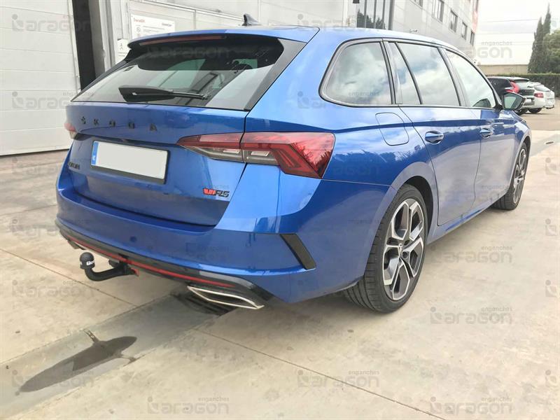 Pacco Gancio traino fisso per Skoda Octavia wagon 04- e un e-kit spec